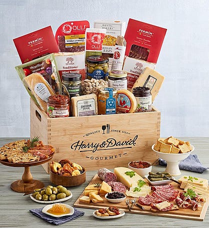 Gourmet Charcuterie and Cheese Entertainer&#39;s Crate